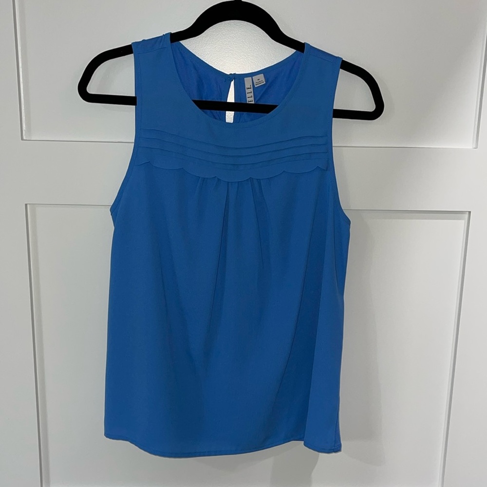 Elle blue sleeveless blouse